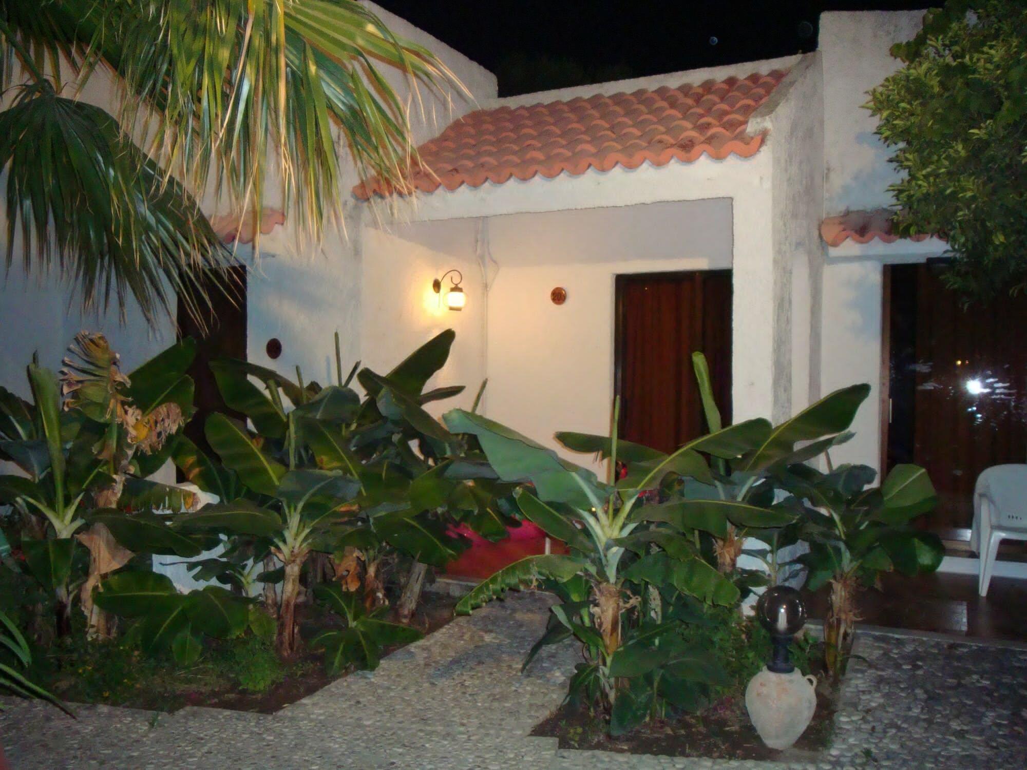 Oasis Hotel Bungalows Rhodes Afantou Exterior foto